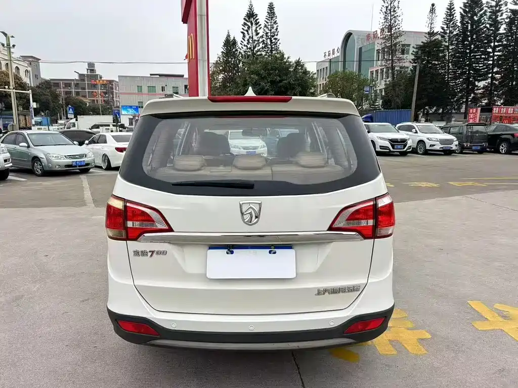 Baojun 730 2016 1.5L Manual Luxury 7-seater