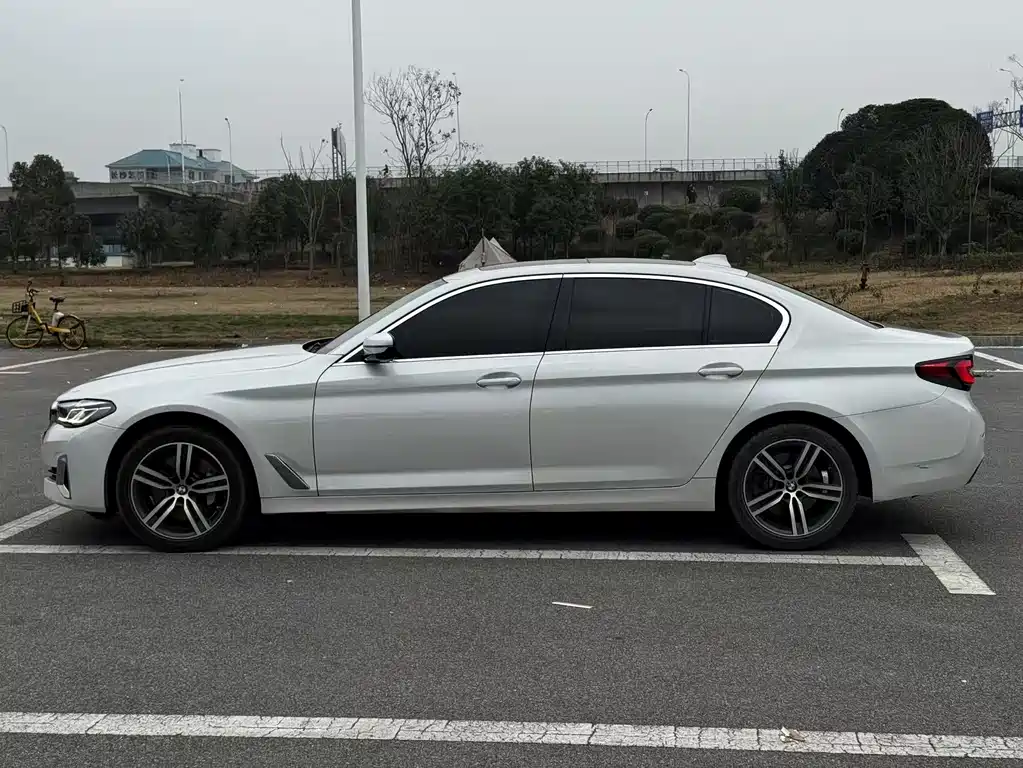 BMW 5 Series 2023 530Li Leading Edition Luxury Package