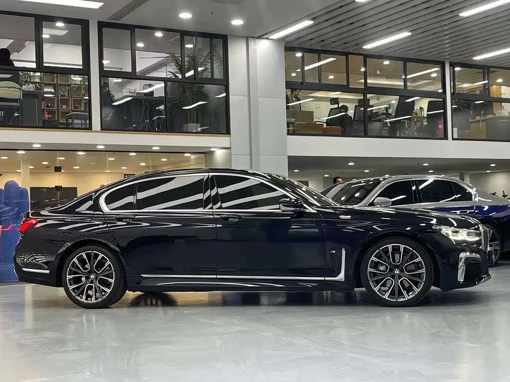 BMW 7 Series 2021 740Li Leading Edition M Sport Package