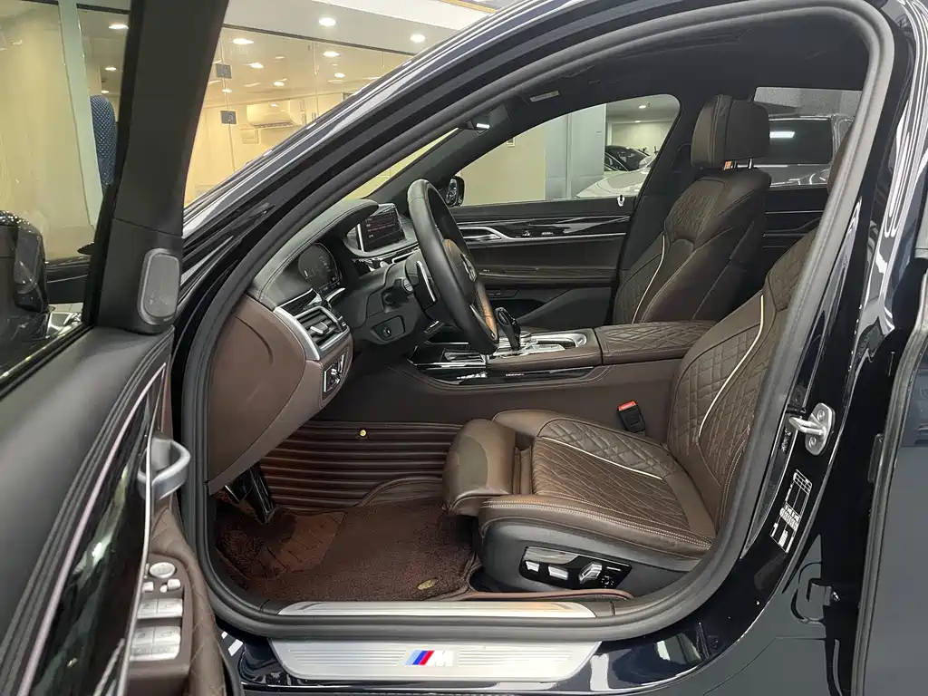 BMW 7 Series 2021 740Li Leading Edition M Sport Package