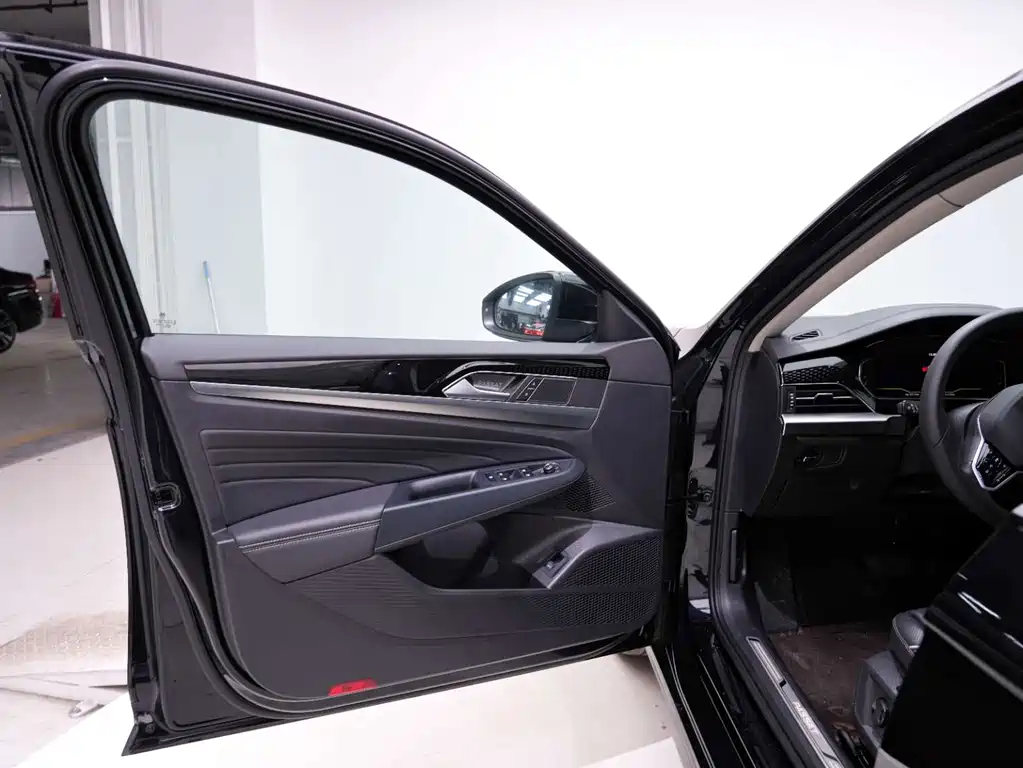 Volkswagen Passat 2023 Facelift 330TSI Starry Sky Luxury Edition