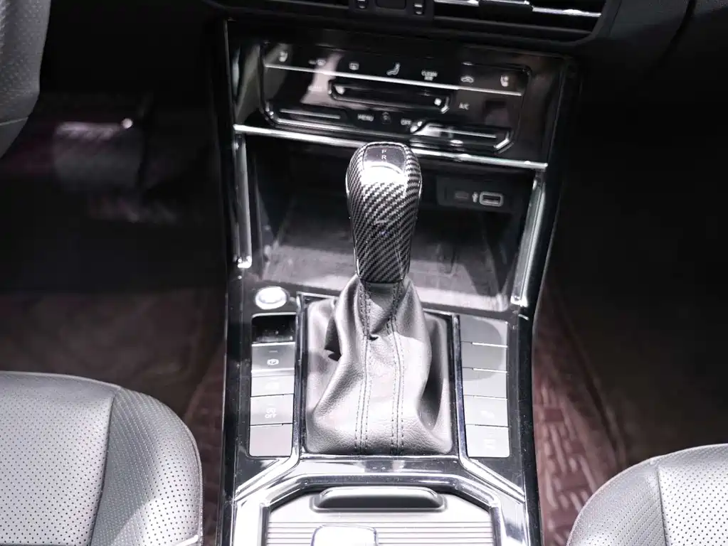 Volkswagen Passat 2023 Facelift 330TSI Starry Sky Luxury Edition