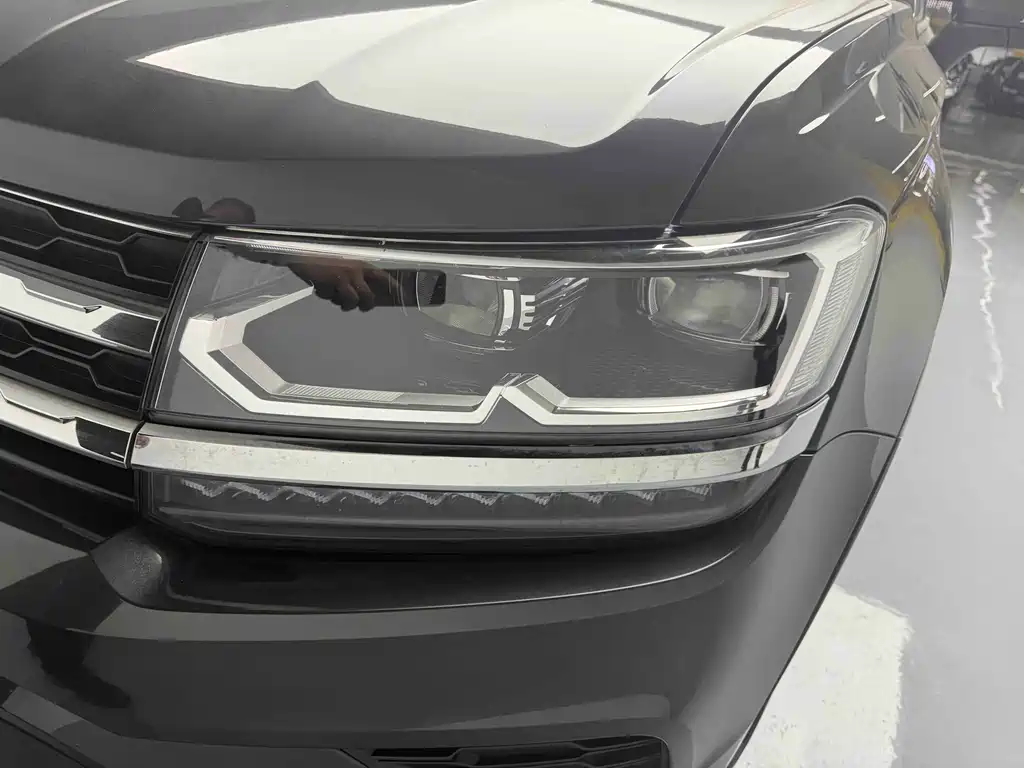 Tharu 2019 330TSI AWD Luxury Edition China VI