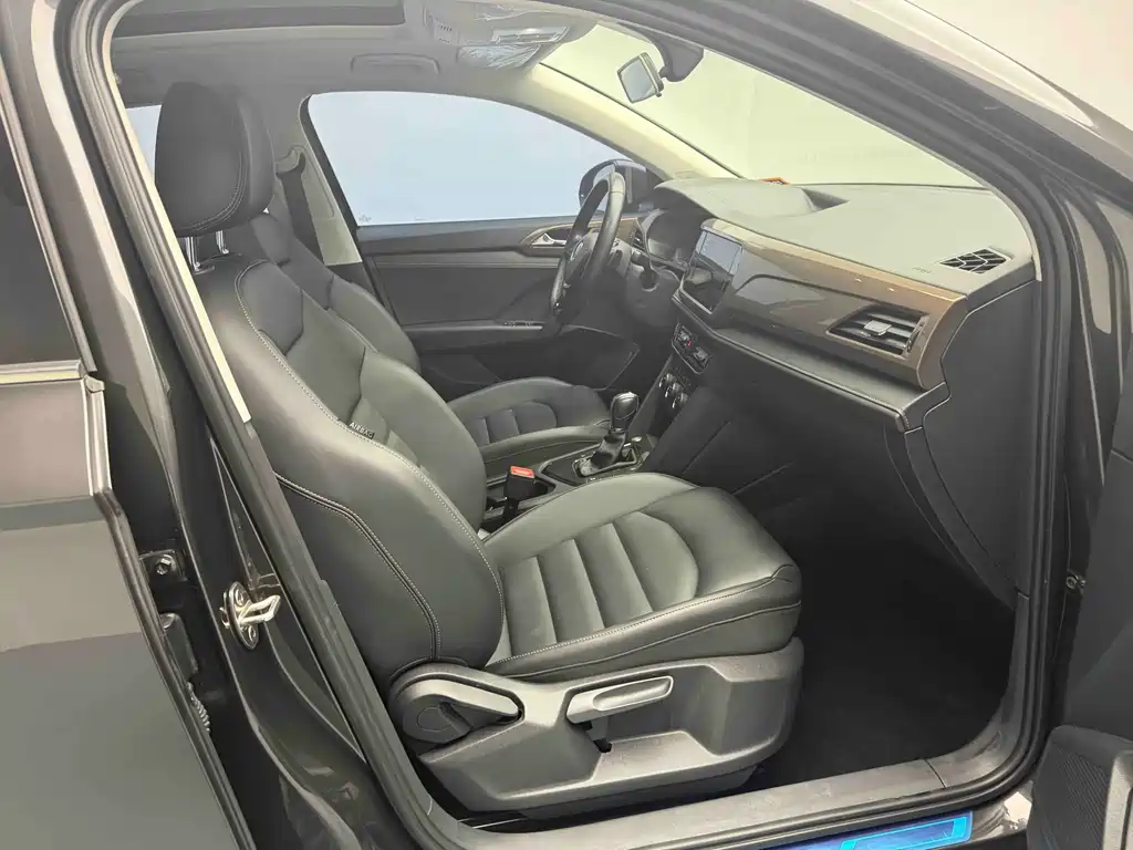 Tharu 2019 330TSI AWD Luxury Edition China VI