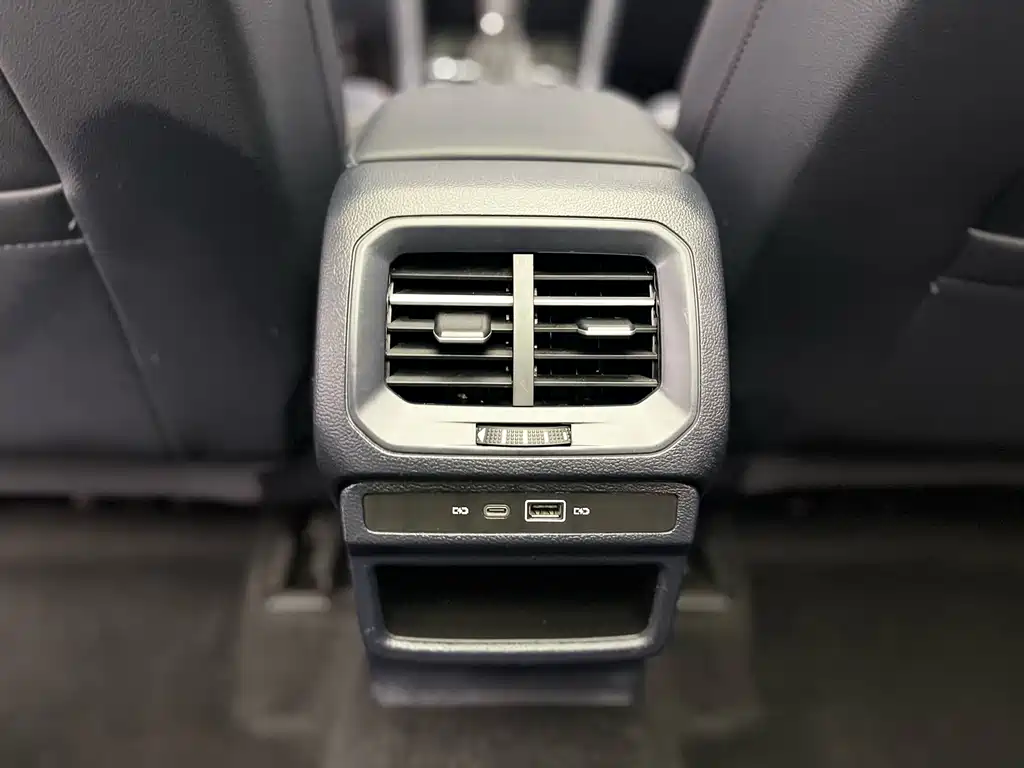 Volkswagen Tayron 2023 300TSI FWD Yuezun Edition