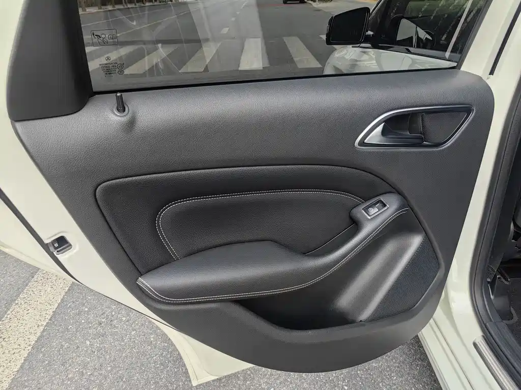 Mercedes-Benz B-Class 2012 B 200