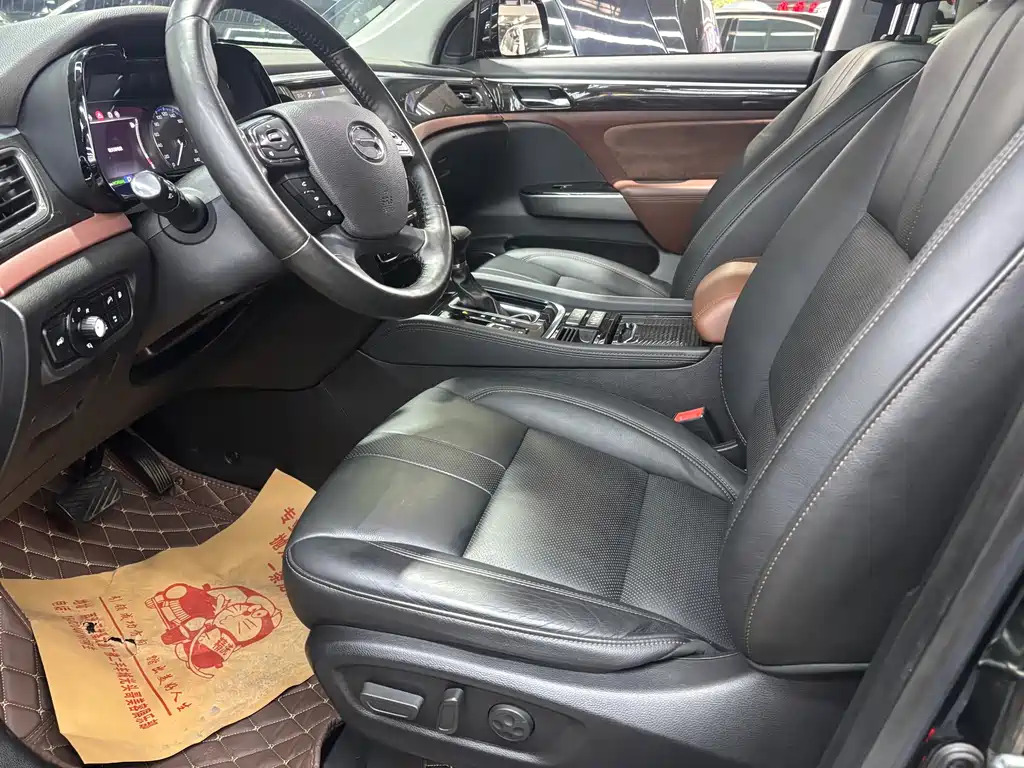GAC Trumpchi GS8 2017 320T 2WD Luxury Smart Connect Edition (7-Seater)