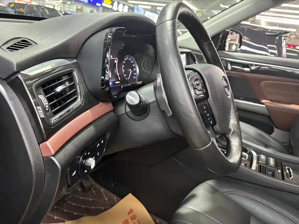 GAC Trumpchi GS8 2017 320T 2WD Luxury Smart Connect Edition (7-Seater)