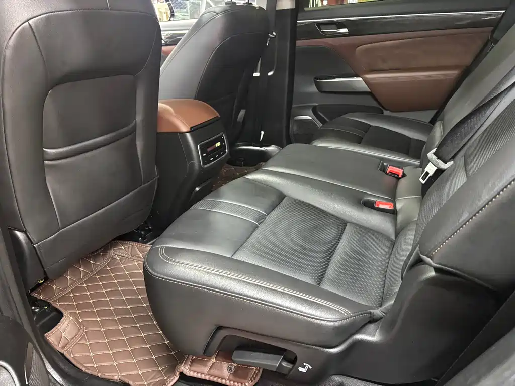 GAC Trumpchi GS8 2017 320T 2WD Luxury Smart Connect Edition (7-Seater)