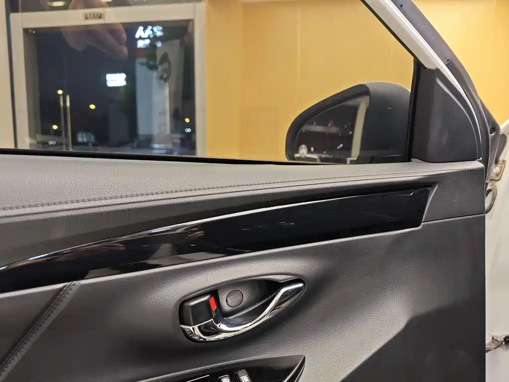 Yaris L 2020 Yaris L X 1.5L CVT Luxury Edition