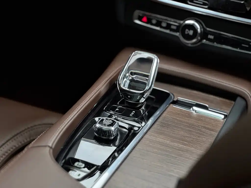 Volvo V90 2023 Cross Country B5 AWD Inscription Pro