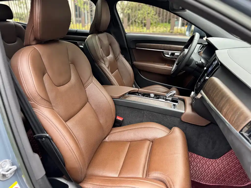 Volvo V90 2023 Cross Country B5 AWD Inscription Pro