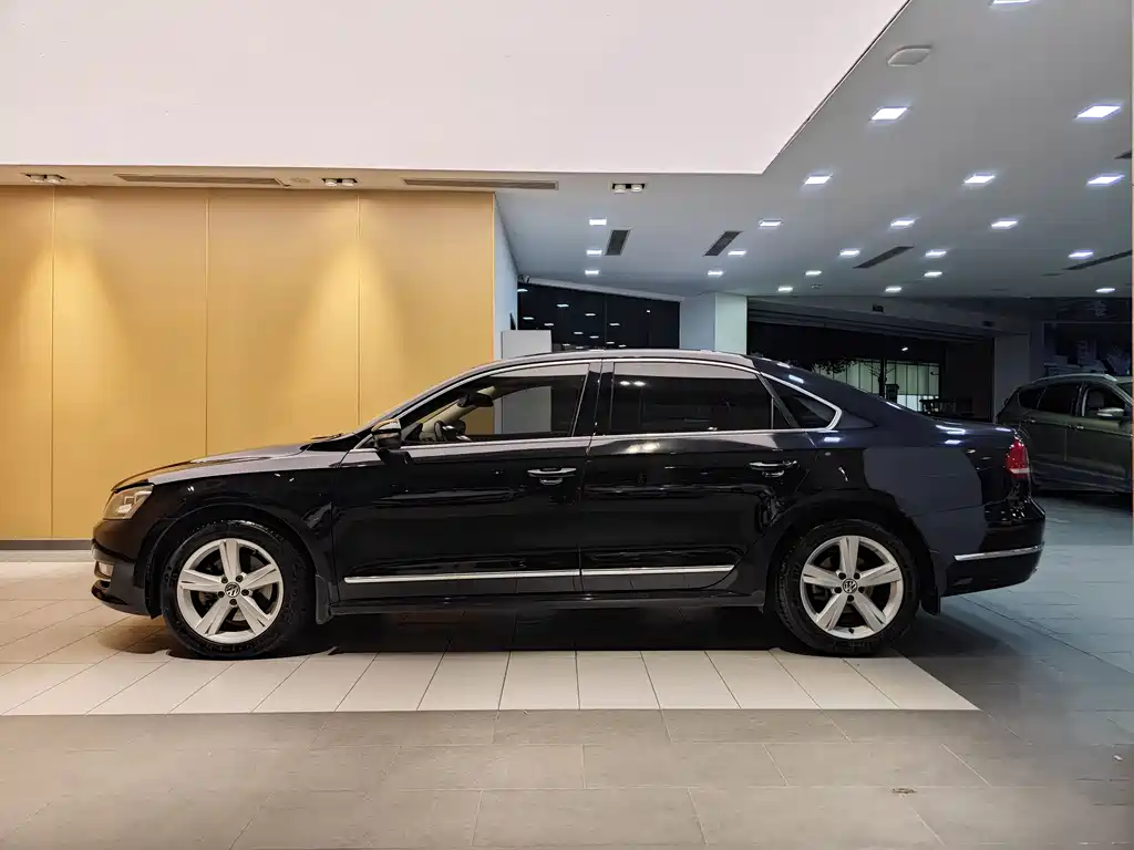 Volkswagen Passat 2015 1.8TSI DSG Yuzun Edition