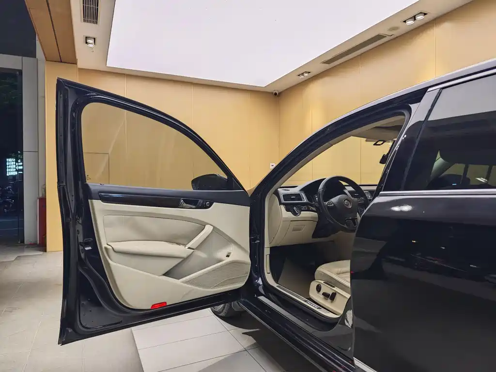 Volkswagen Passat 2015 1.8TSI DSG Yuzun Edition