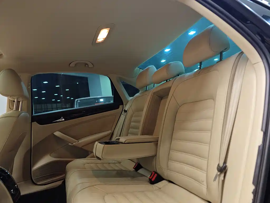 Volkswagen Passat 2015 1.8TSI DSG Yuzun Edition