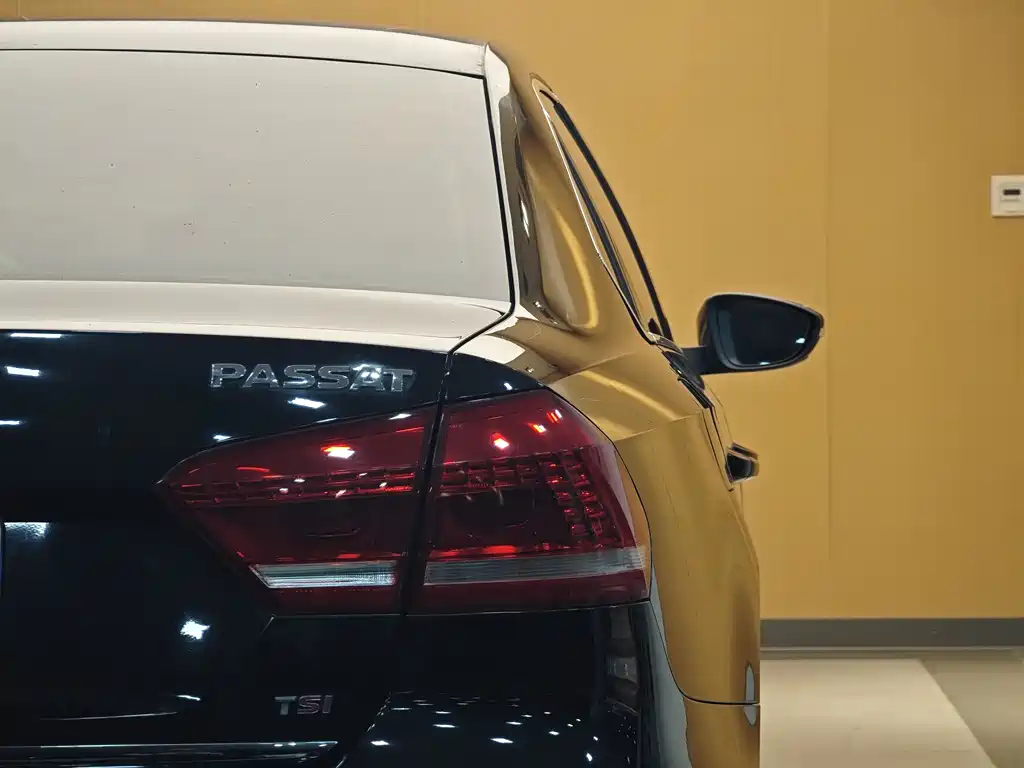 Volkswagen Passat 2015 1.8TSI DSG Yuzun Edition