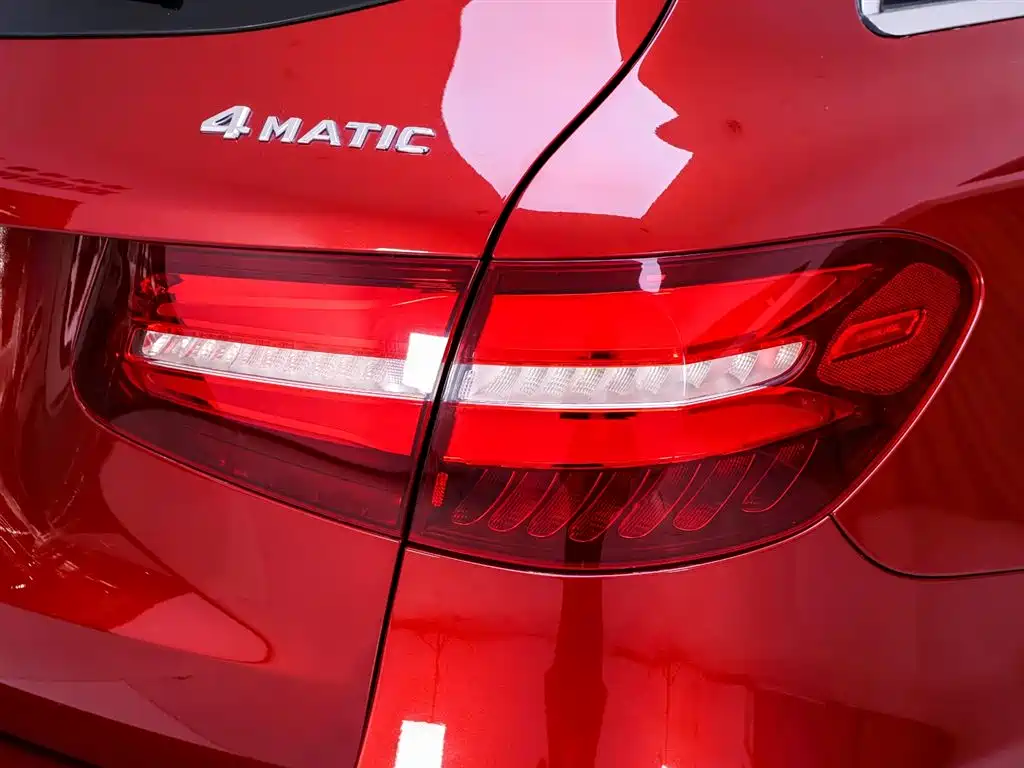 Mercedes-Benz GLC 260 4MATIC Dynamic (2016)