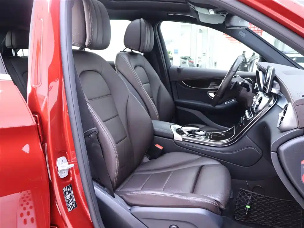 Mercedes-Benz GLC 260 4MATIC Dynamic (2016)
