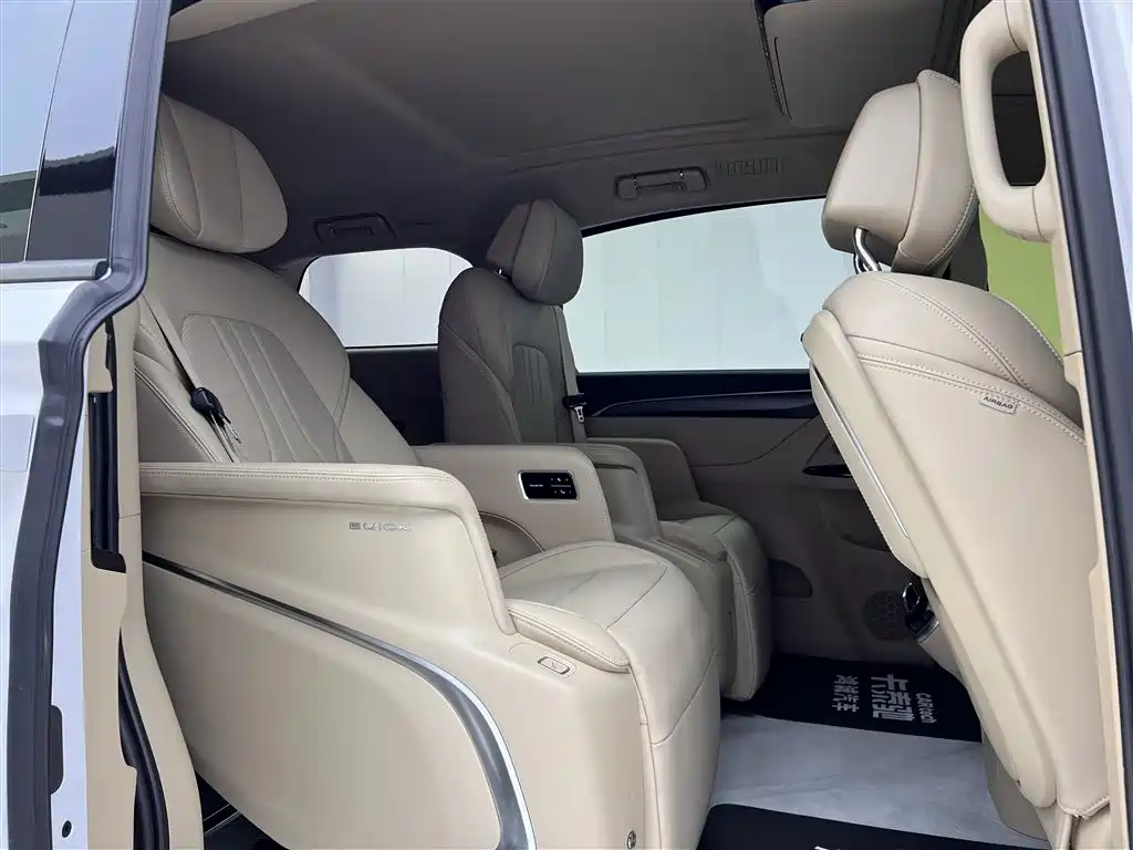Buick GL8 PHEV 2025 Lushang Exclusive Edition
