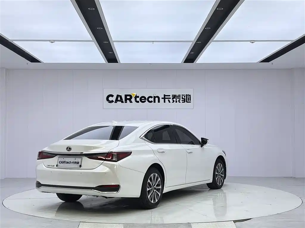 Lexus ES 2022 200 Excellence Edition