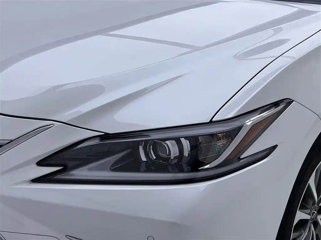Lexus ES 2022 200 Excellence Edition