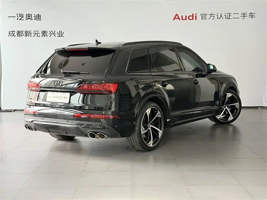 Audi SQ7 2024 4.0 TFSI Dark Knight Edition