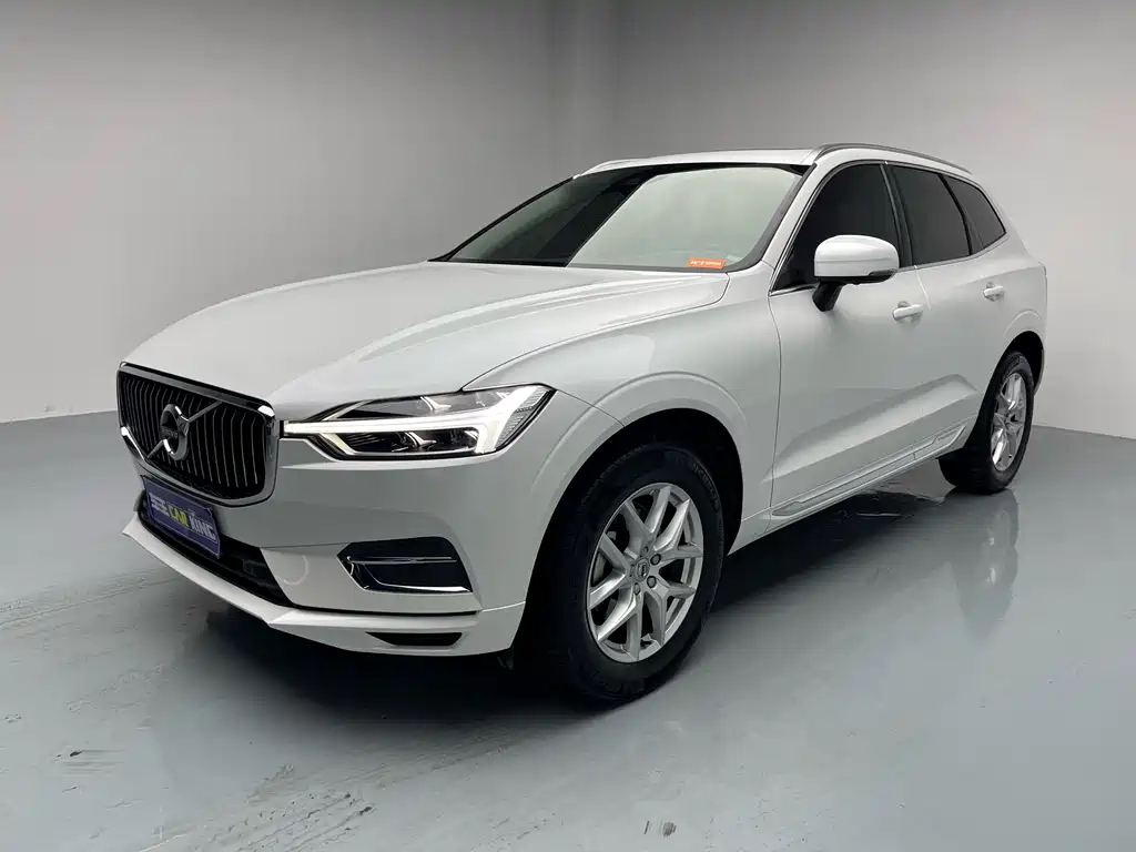 Volvo XC60 2020 T5 AWD Momentum Luxury Edition