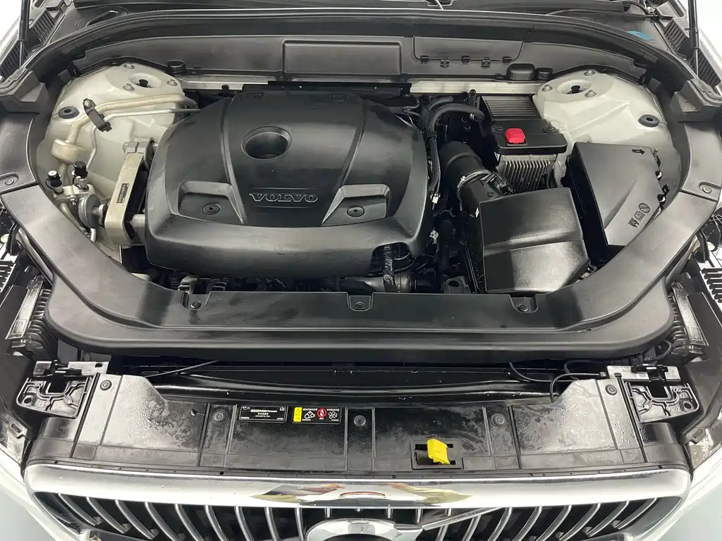 Volvo XC60 2020 T5 AWD Momentum Luxury Edition