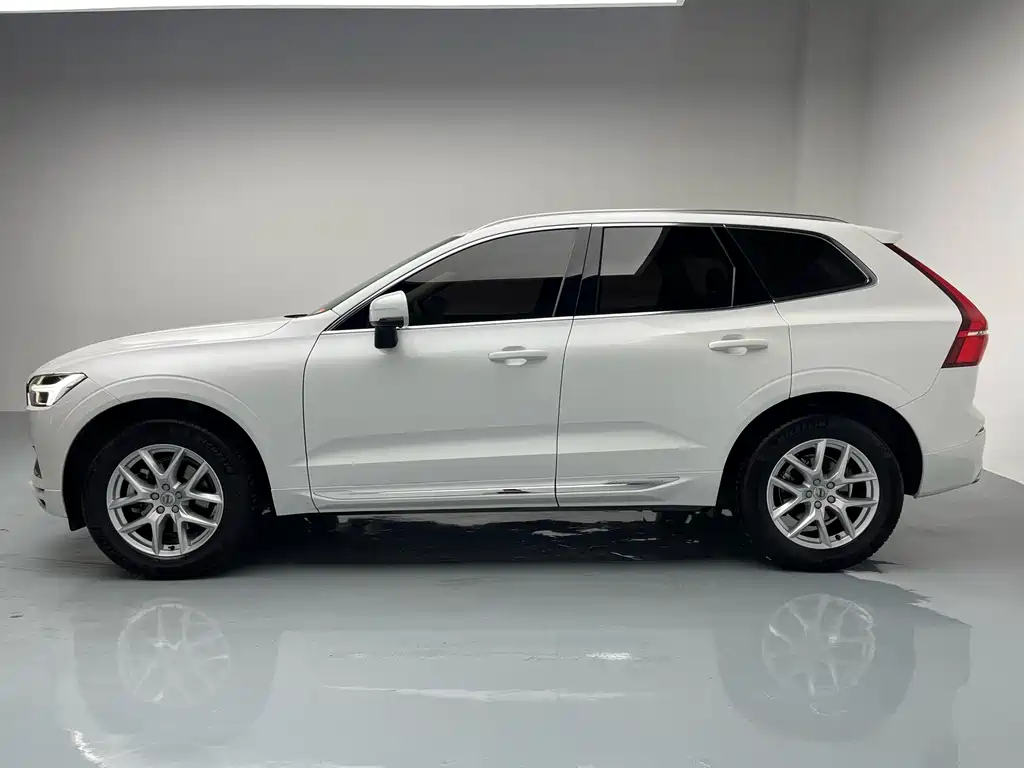 Volvo XC60 2020 T5 AWD Momentum Luxury Edition