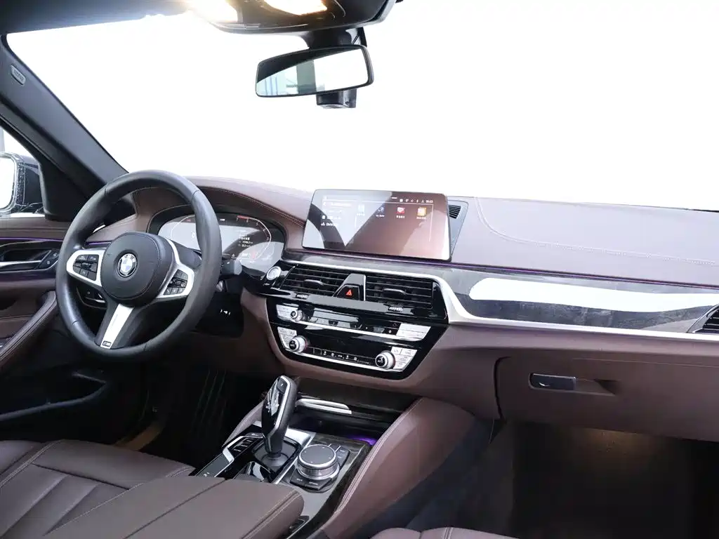 BMW 5 Series 2020 525Li M Sport Package