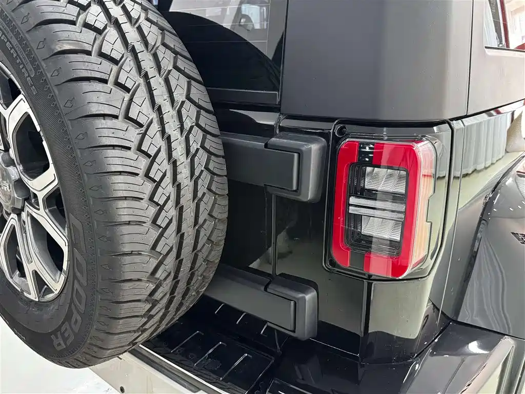 Beijing BJ40 2023 2.0T Automatic 4WD Urban Hunter Edition Xiake