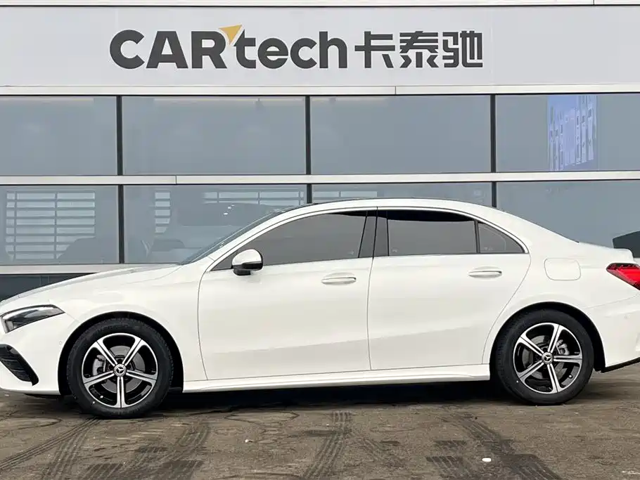 Mercedes-Benz A-Class 2025 A 200 L Fashion Edition