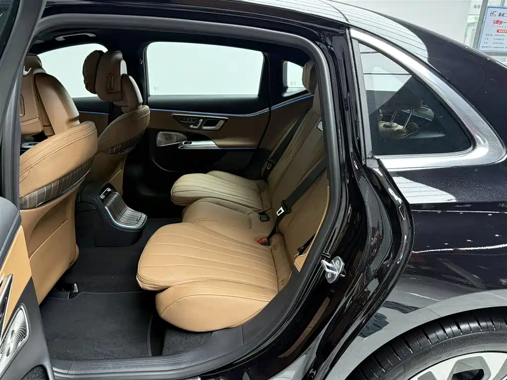 Mercedes-Benz E-Class 2026 E 300 L Luxury