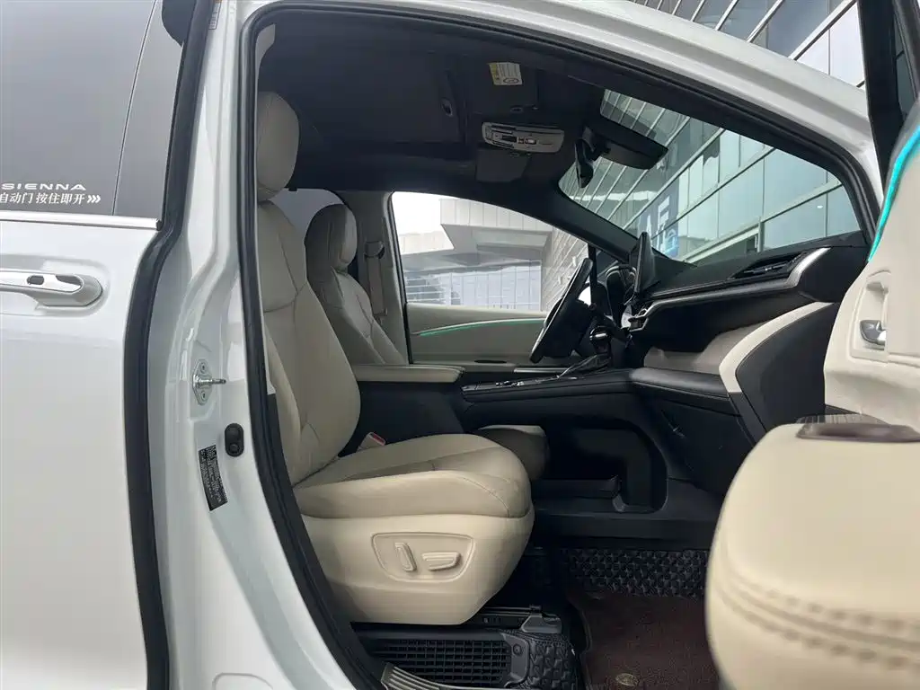 Toyota Sienna 2021 2.5L Hybrid Luxury Edition
