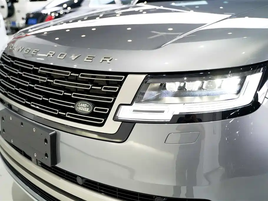 Range Rover 2023 3.0 L6 360PS Vogue Edition
