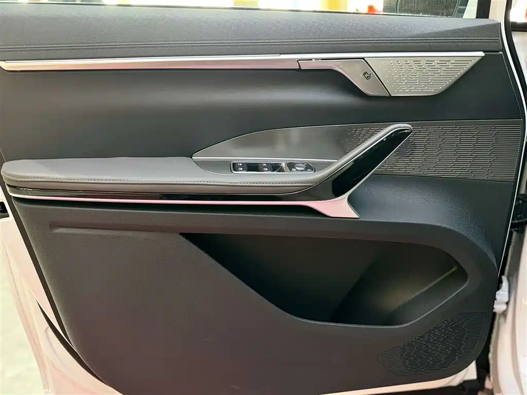 Maxus MIFA 7 2024 Facelift Super Hybrid Long Range Yuexiang Edition