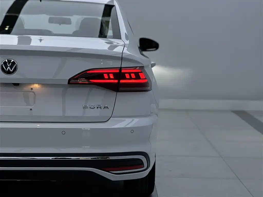 Bora 2025 Facelift 200TSI DSG Yuexing Navigation Edition