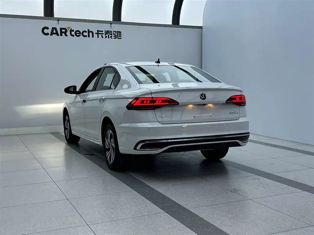 Bora 2025 Facelift 200TSI DSG Yuexing Navigation Edition