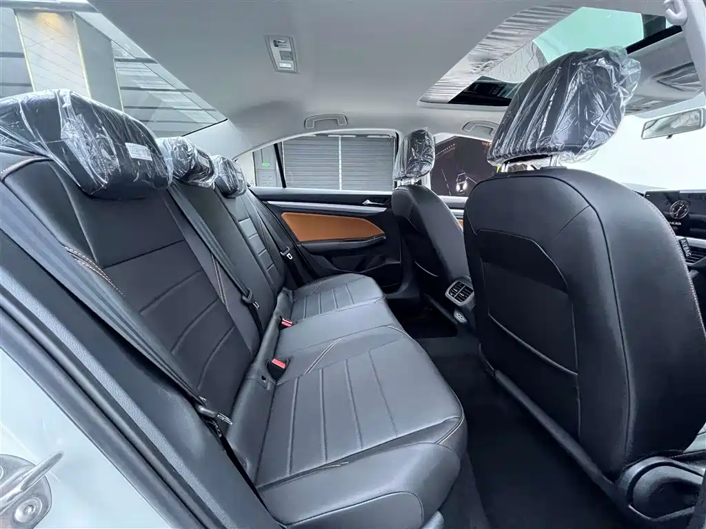 Bora 2025 Facelift 200TSI DSG Yuexing Navigation Edition