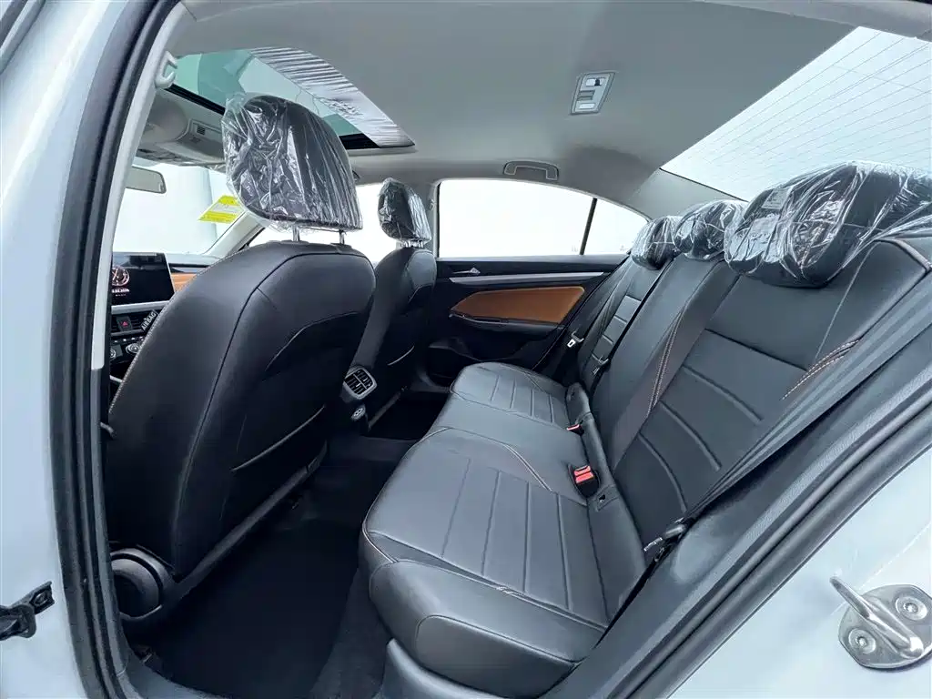 Bora 2025 Facelift 200TSI DSG Yuexing Navigation Edition
