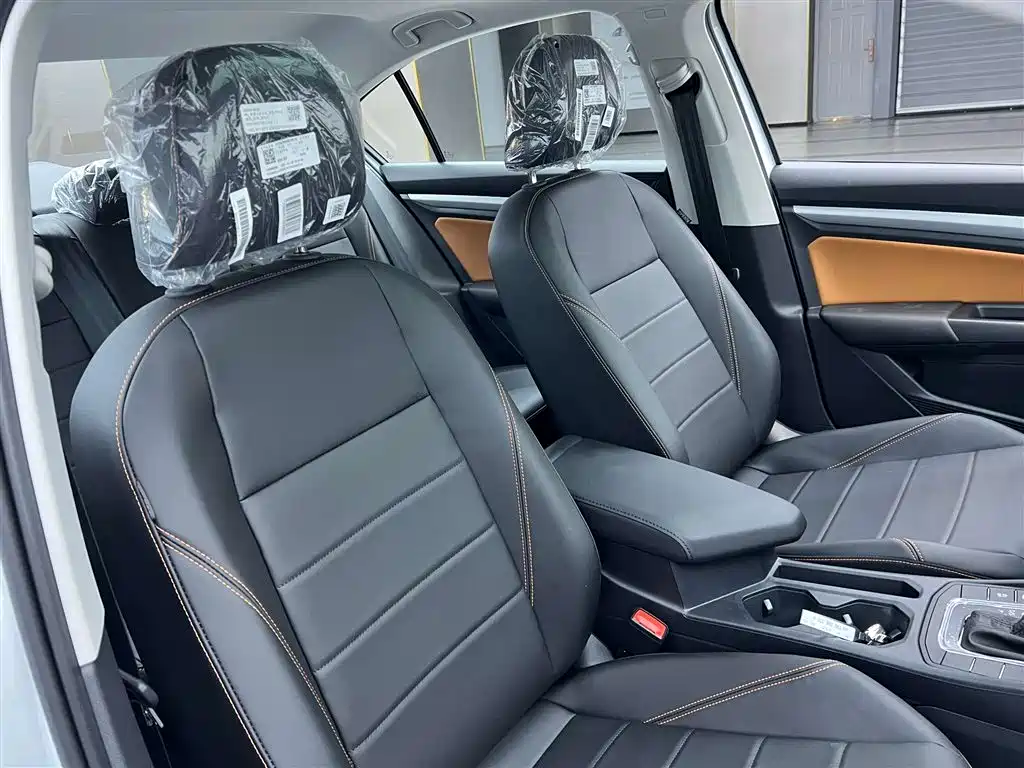 Bora 2025 Facelift 200TSI DSG Yuexing Navigation Edition