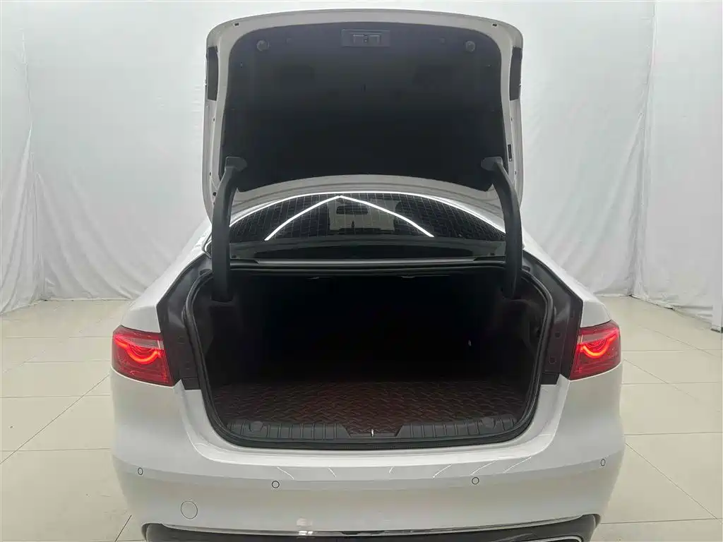 Jaguar XFL 2020 XFL 2.0T P200 RWD Elite Edition