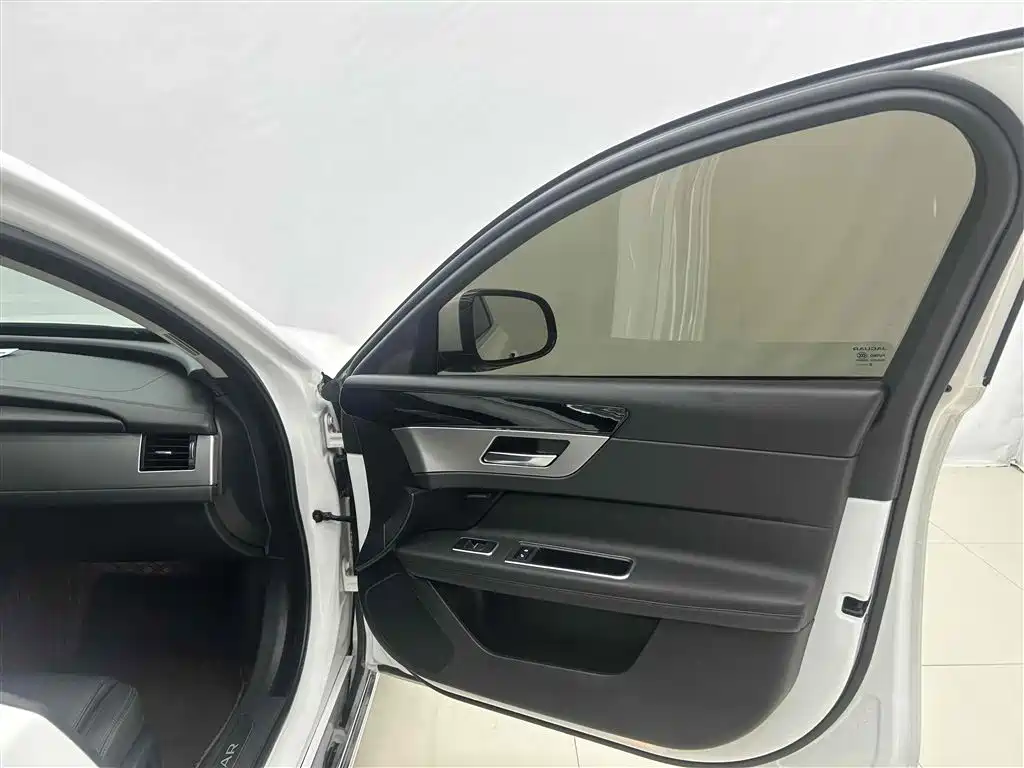 Jaguar XFL 2020 XFL 2.0T P200 RWD Elite Edition