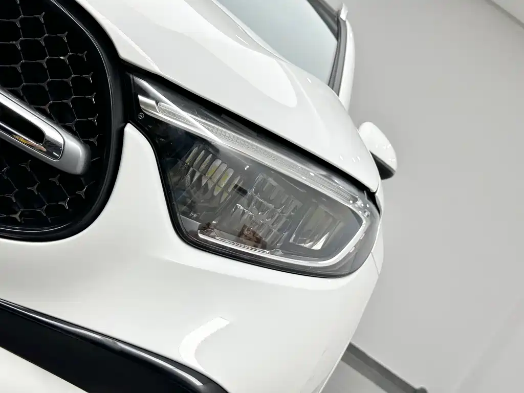 Mercedes-Benz GLC 260 L 4MATIC Luxury 5-seater