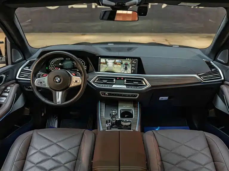 BMW X5 2022 xDrive 40Li M Sport Package