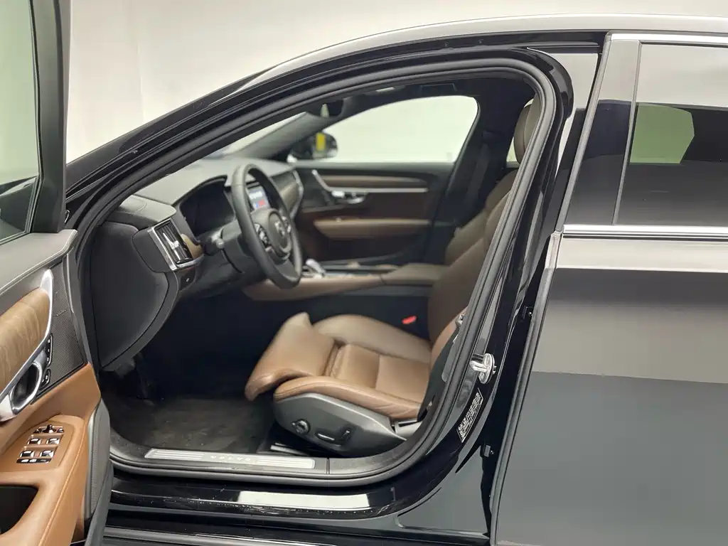 Volvo S90 2025 B5 Inscription