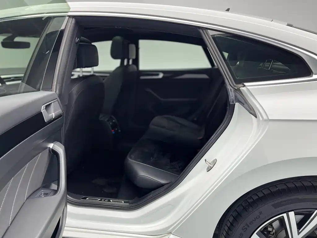 FAW-Volkswagen CC 2021 330TSI Xuanmu Edition