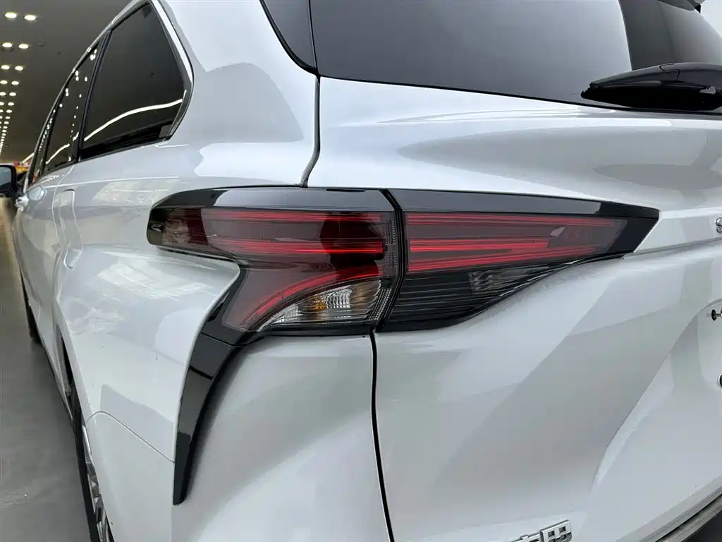 Sienna 2021 2.5L Hybrid Luxury Edition