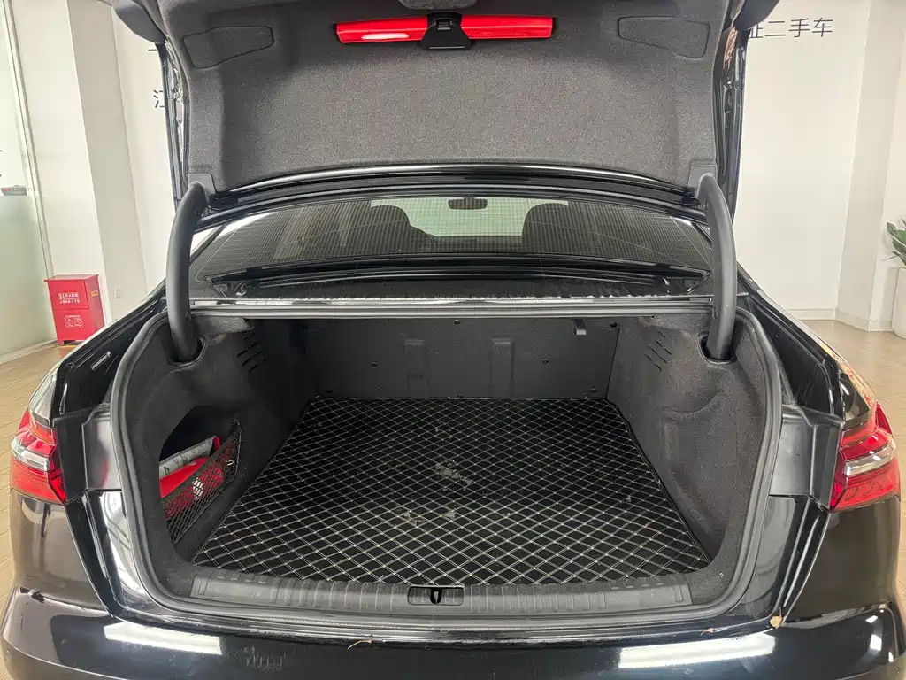 Audi A6L 2023 45 TFSI quattro S line