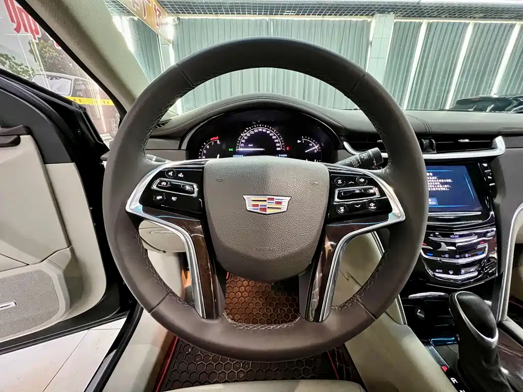 Cadillac XTS 2017 28T Technical